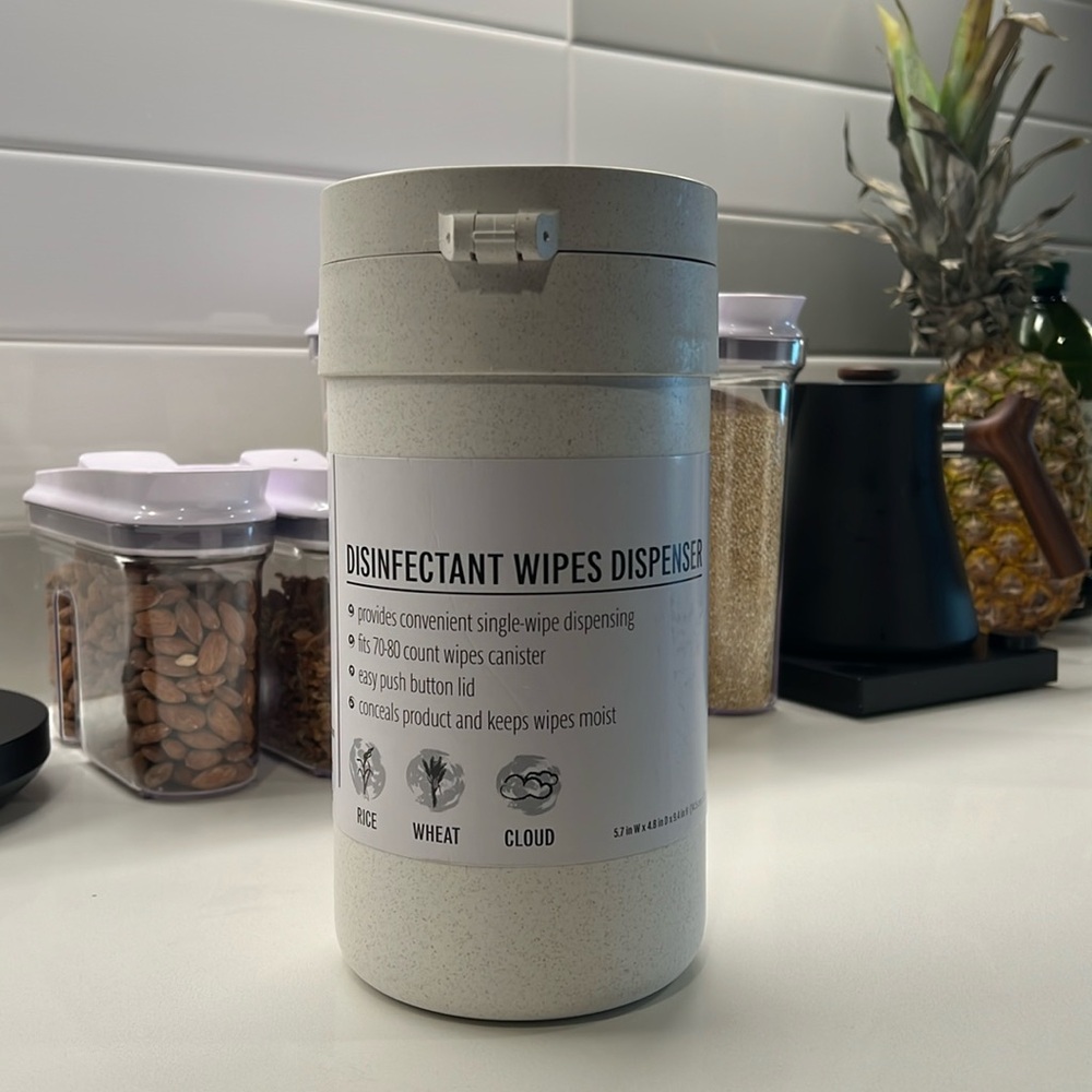 En Home Disinfectant wipes dispenser
